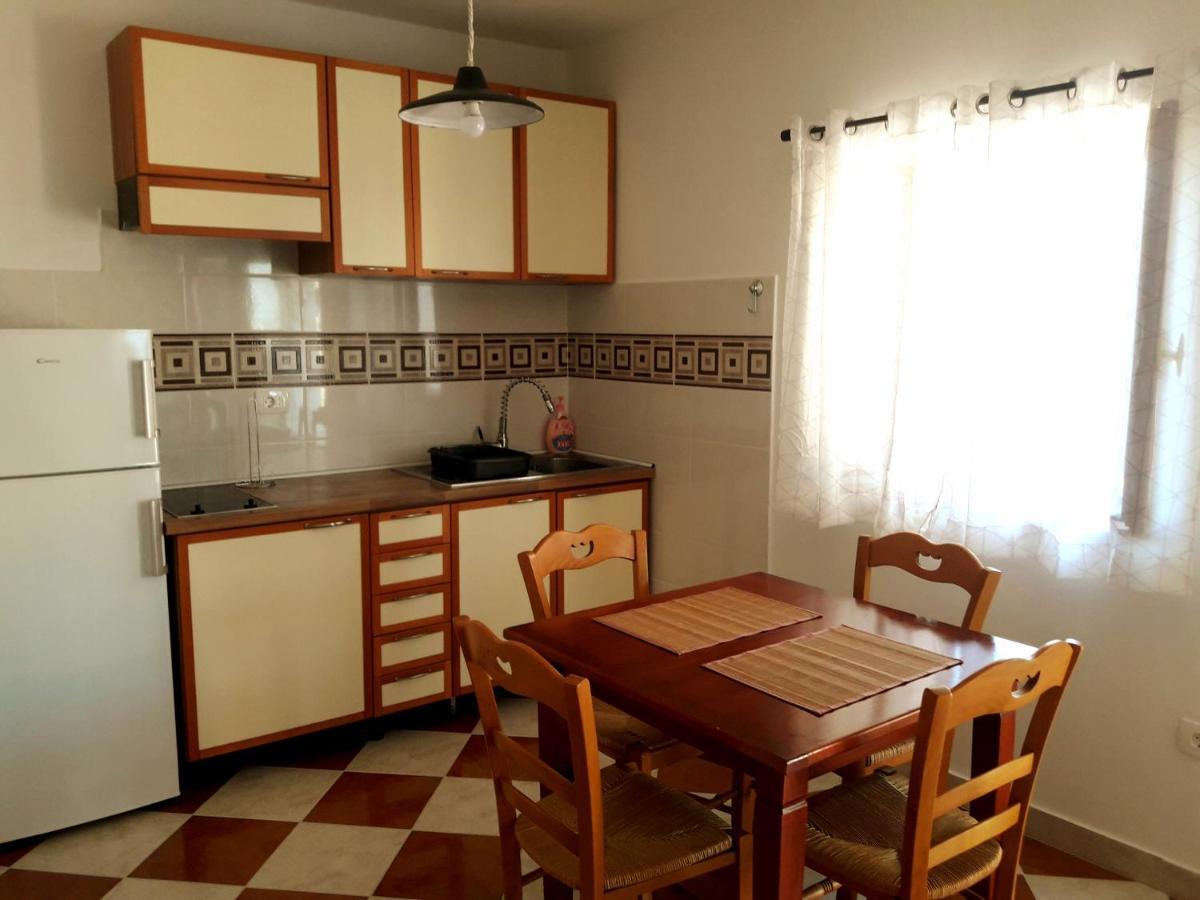 Casa Istriana Nona Pina Villa Kastelir Bagian luar foto