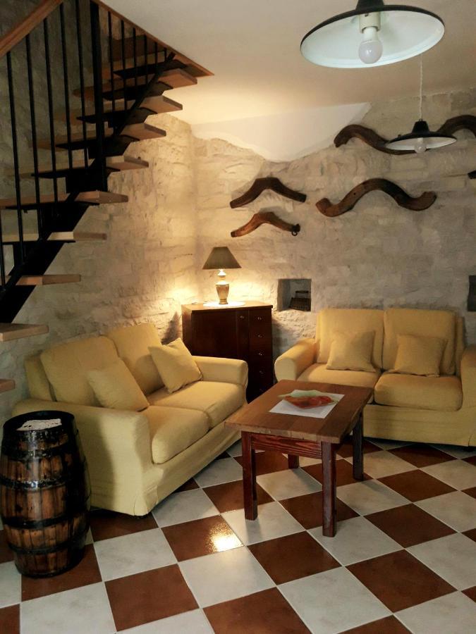 Casa Istriana Nona Pina Villa Kastelir Bagian luar foto