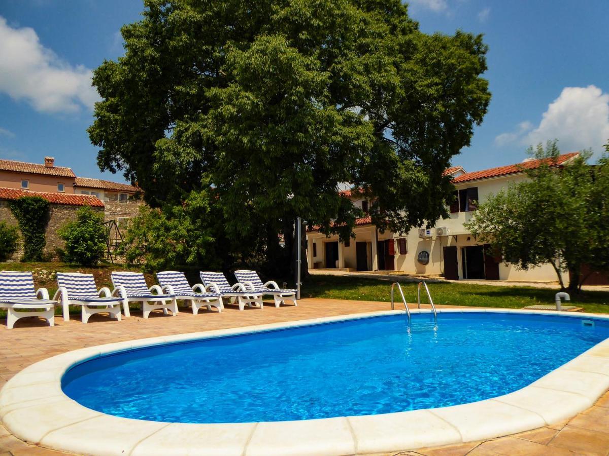 Casa Istriana Nona Pina Villa Kastelir Bagian luar foto