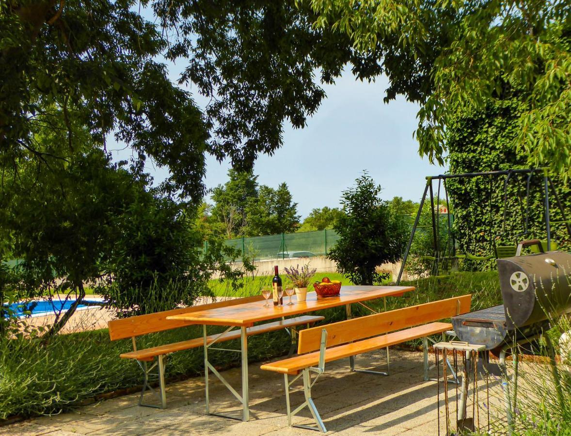 Casa Istriana Nona Pina Villa Kastelir Bagian luar foto